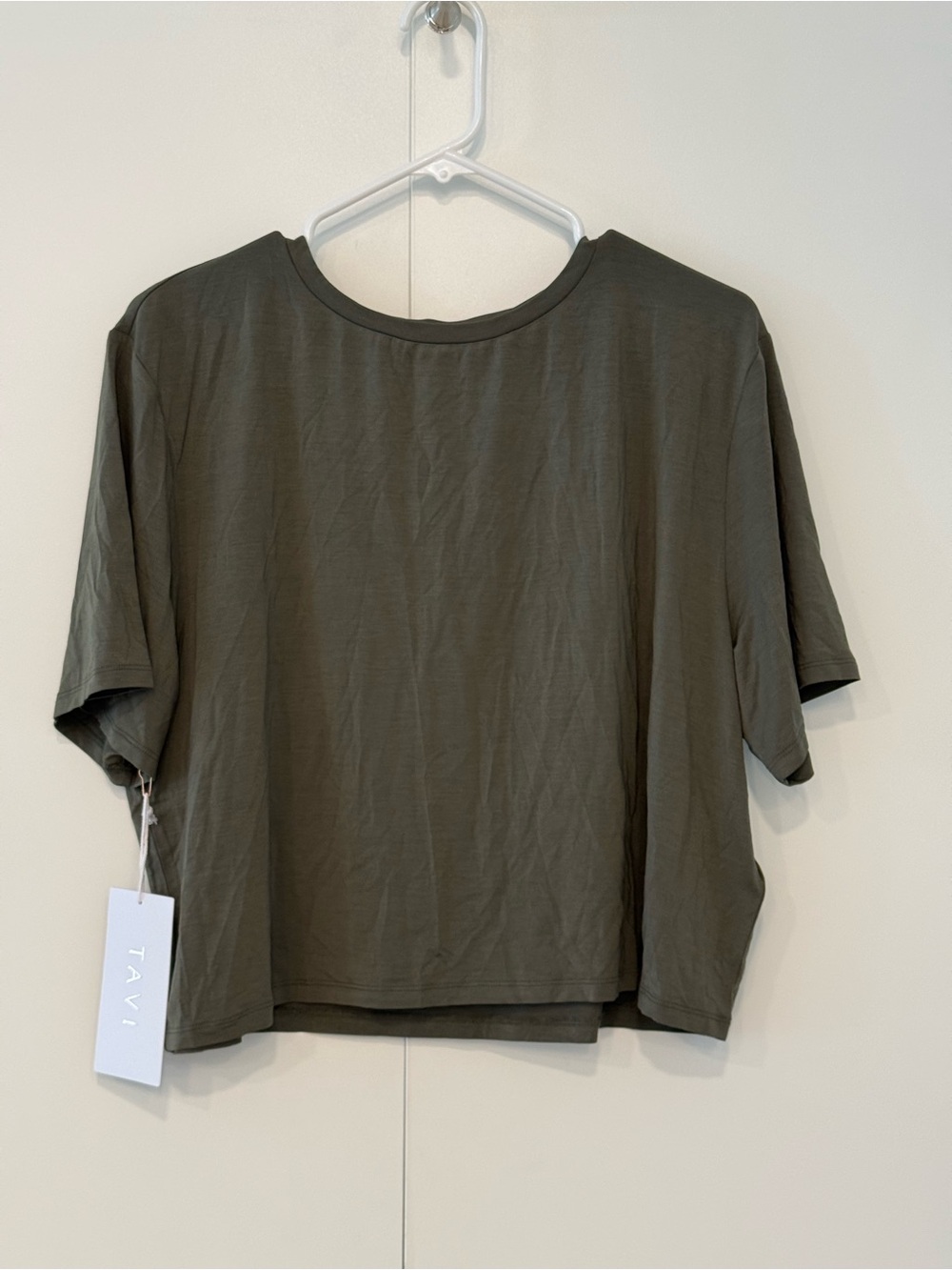 TAVI Crop Tee Women’s Size Large Olive Green NWT
